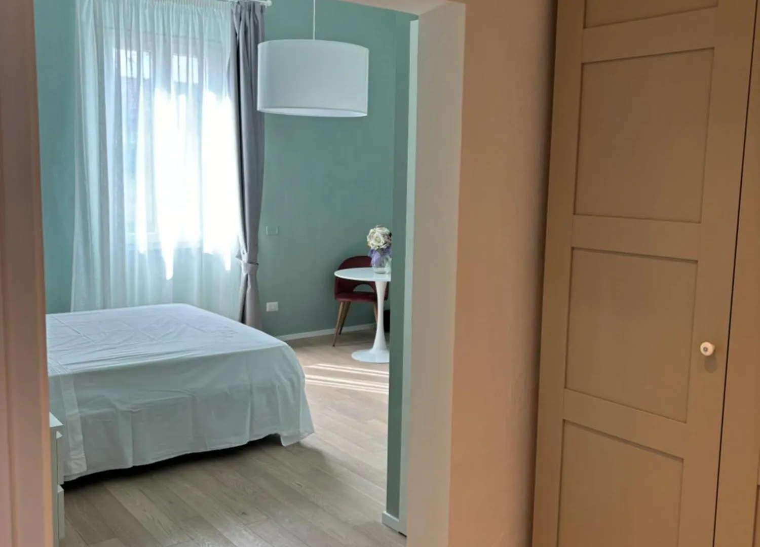 アパート Suites Roma 85 エンポリ