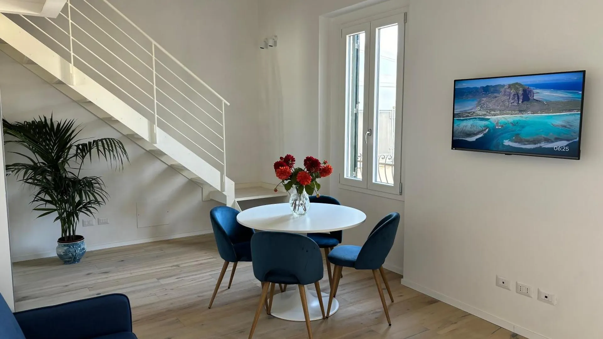 アパート Suites Roma 85 エンポリ イタリア